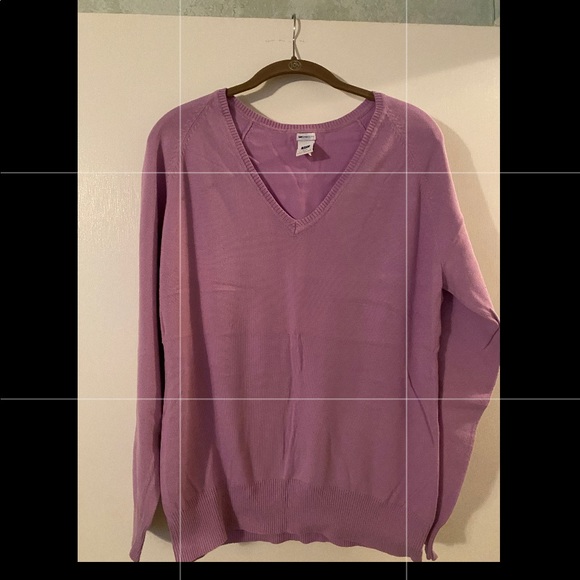 Gap V-neck Light Sweater - Picture 1 of 3